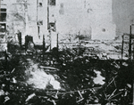 Burnt-out remains of Suzuki Store in Kobe, August 12, 1918 (Taisho 7) From (Gaho Kindai 100nen Shi. Vol.4)
