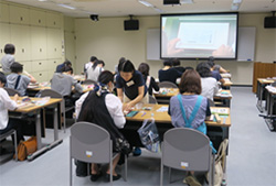 実習風景(東京本館・講師巡回)