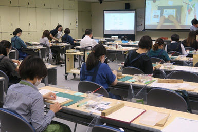 実習風景(東京本館・全体を斜め方向から)