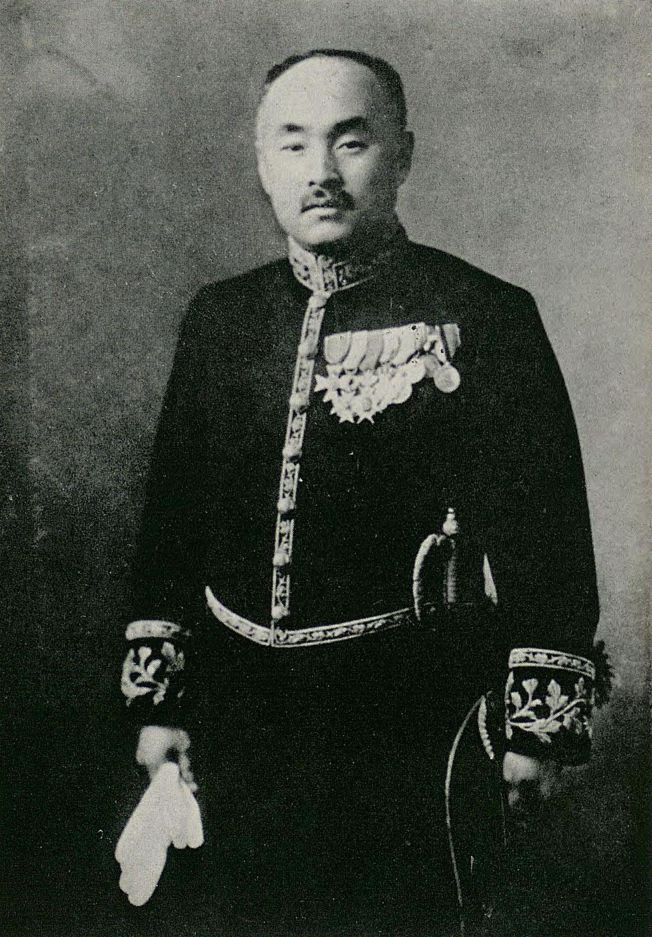 portrait of AKIYAMA Tokuzo